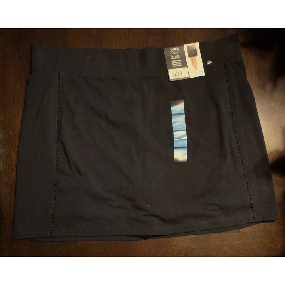 Jones New York Signature Skort Size XL Black Crochet Lace Trim Comfort & Style